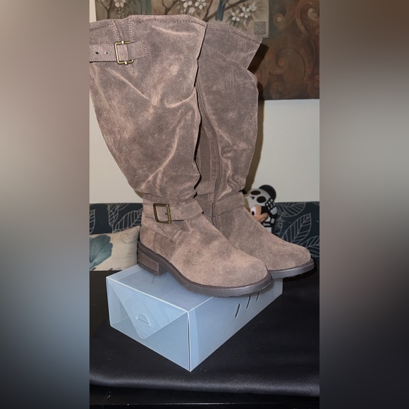 NWT- Torrid Buckle Knee-High Boot (WW) - Picture 15 of 16